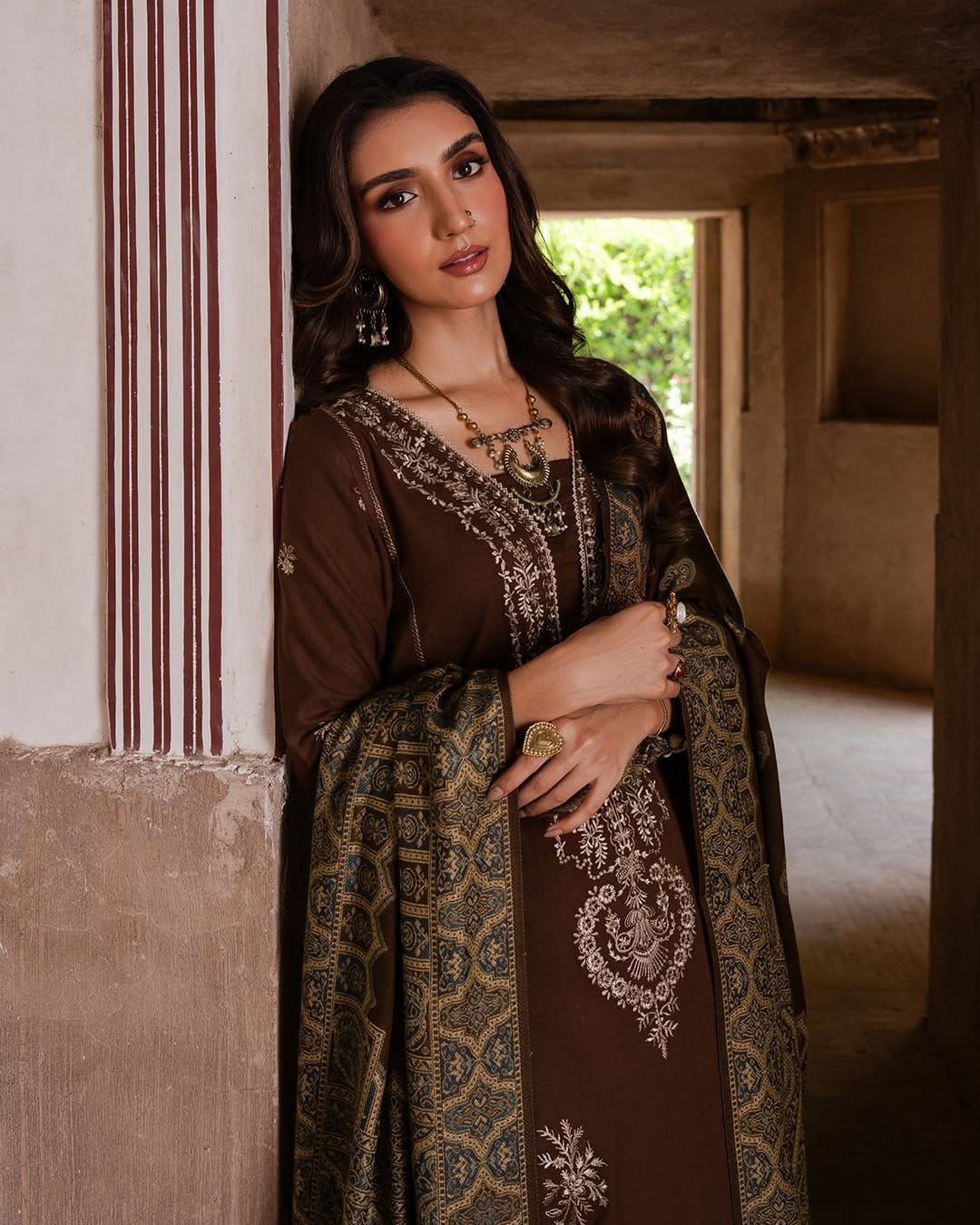 ZWC 3001 Embroidered Dhanak Unstitched 3 Pec